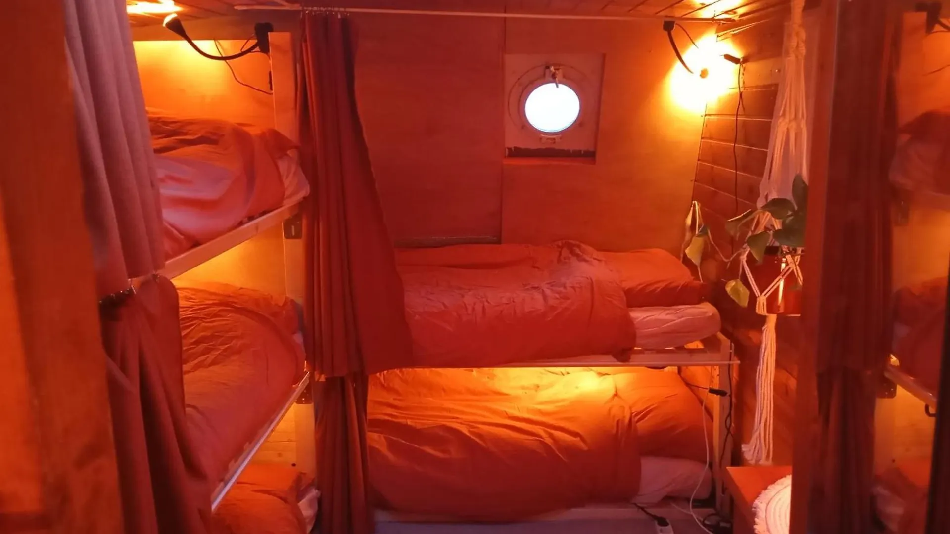 Inn The Water - Floating Hostel Experience Ámsterdam