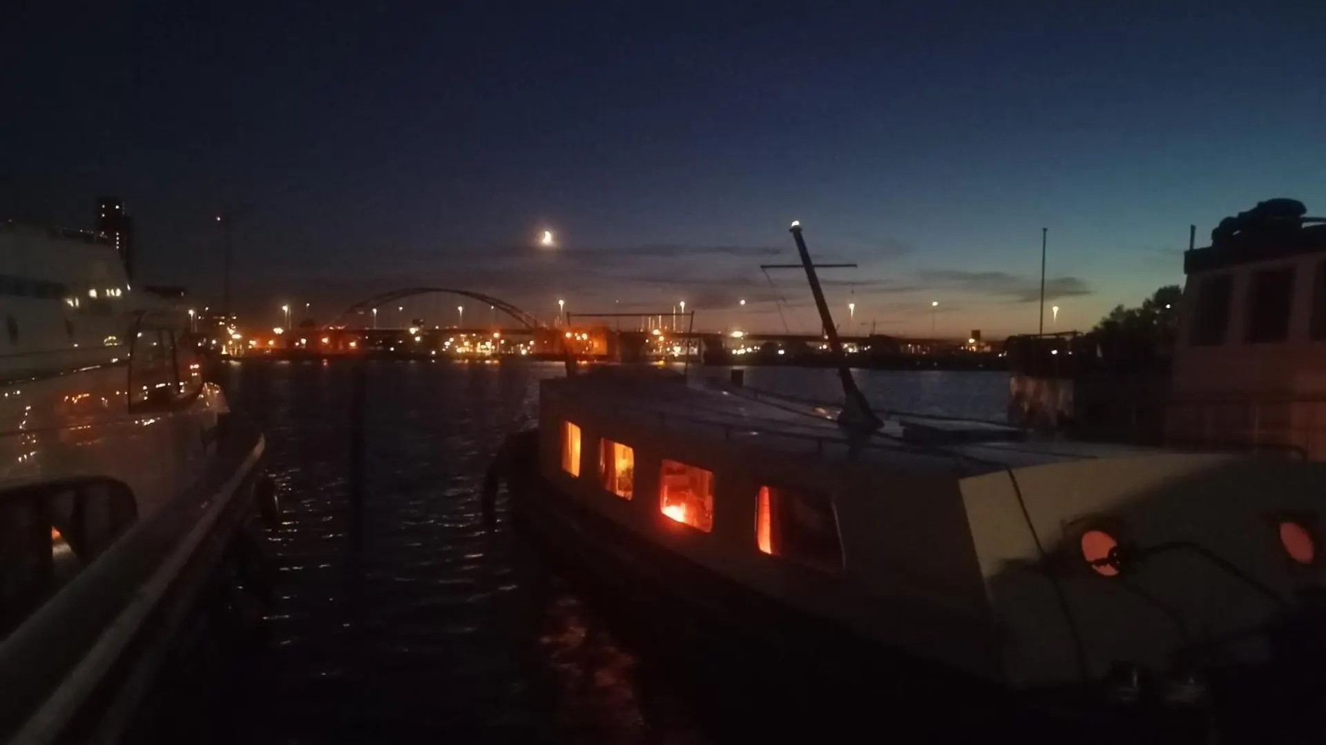 אמסטרדם Inn The Water - Floating Hostel Experience הולנד